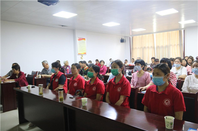 廬江縣人民醫(yī)院婦聯(lián)志愿者開展全民營(yíng)養(yǎng)周宣傳活動(dòng) 送健康進(jìn)社區(qū)，共筑營(yíng)養(yǎng)防線